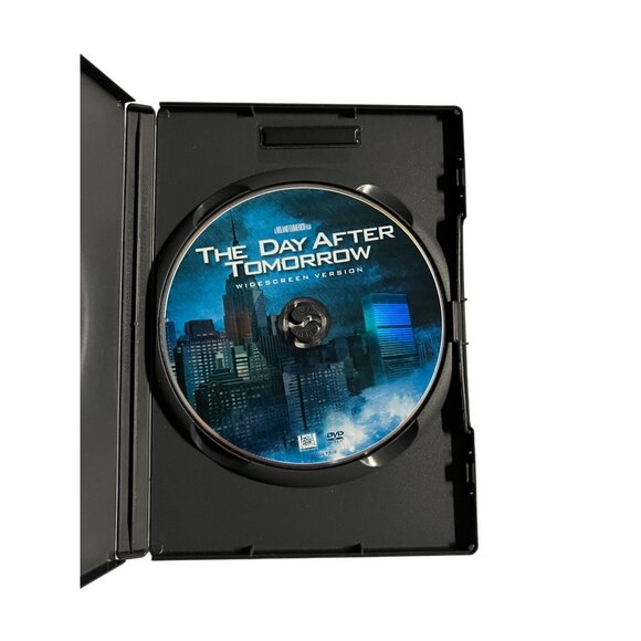 The Day After Tomorrow 2004 DVD Action Dennis Quaid Jake Gyllenhaal Pre-Owned - Picture 3 of 4